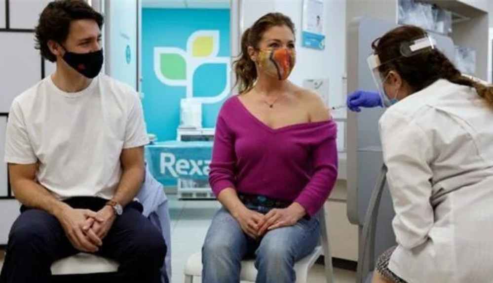 Kanada Başbakanı Trudeau ve eşi AstraZeneca aşısı oldu