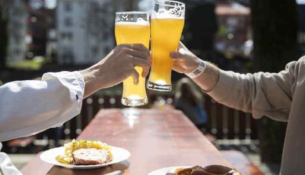 Mekanların açılacağı gün için patrondan tüm çalışanlara pub’a gitme izni