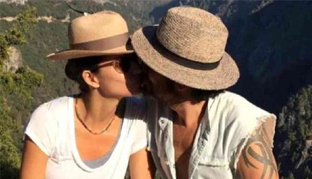 Beren Saat'ten Kenan Doğulu_ _Yıldızların altında çıplak uyuyalım mı__