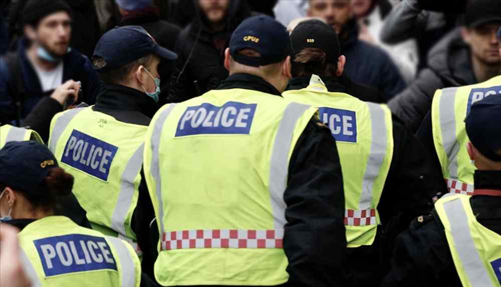 İngiltere'de Neo-Nazi terör örgütü üyesi polise hapis cezası