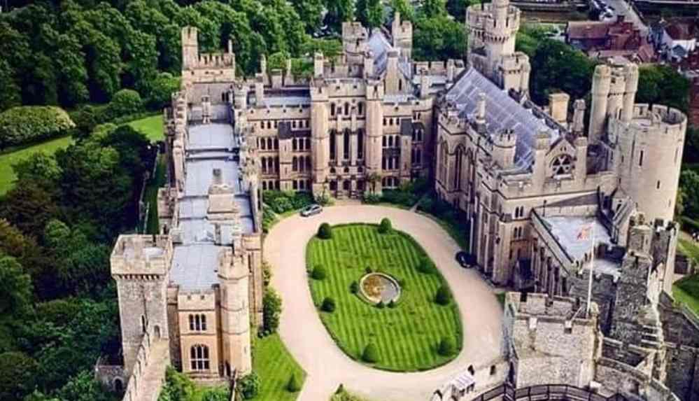 İngiltere'de tarihi kalede inanılmaz hırsızlık! 1 milyon sterlin değerinde hazine çalındı (1)