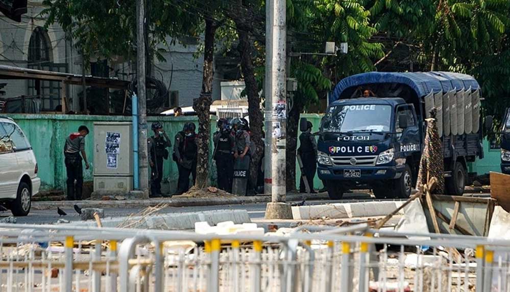 Myanmar'da-ordunun-darbe-karşıtlarına-müdahalesi-sonucu-ölenlerin-sayısı-800'ü-geçti