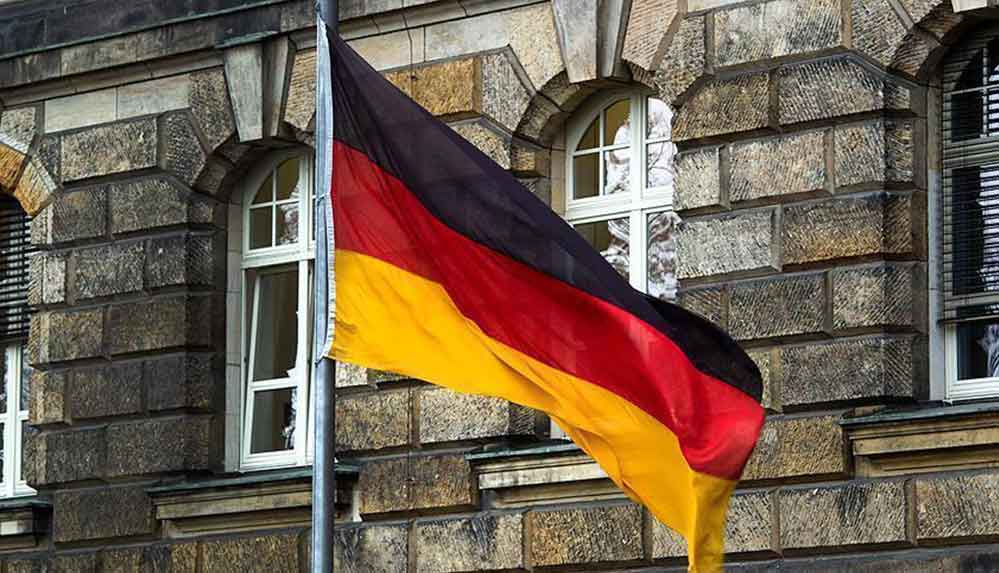 almanya-pandemiye-karsi-gece-kuluplerini-korumaya-almak-icin-harekete-gecti