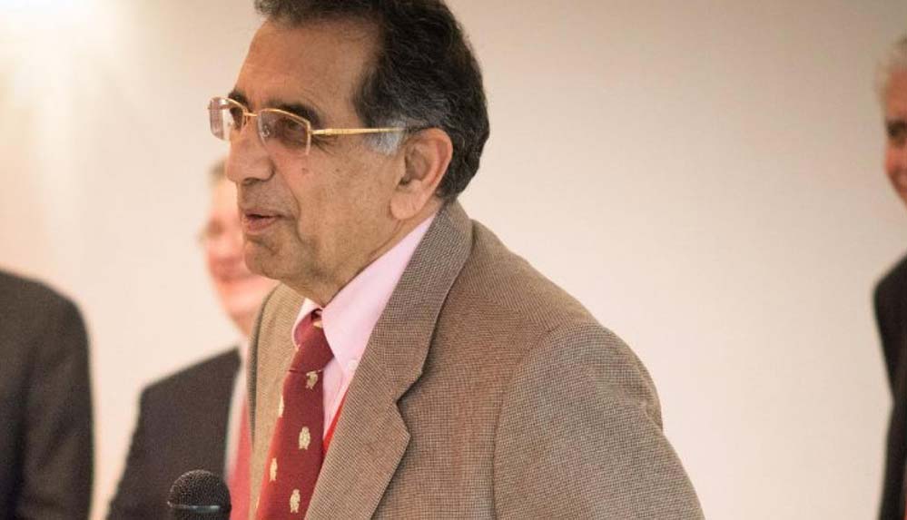 iki-doz-asi-olup-hindistana-yardima-giden-unlu-doktor-covid-19-nedeniyle-hayatini-kaybetti