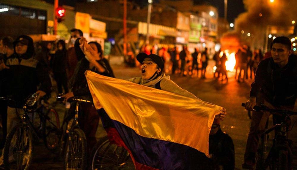 kolombiyada-1-ayini-dolduran-hukumet-karsiti-protestolarda-olaylar-cikti-4-kisi-yasamini-yitirdi