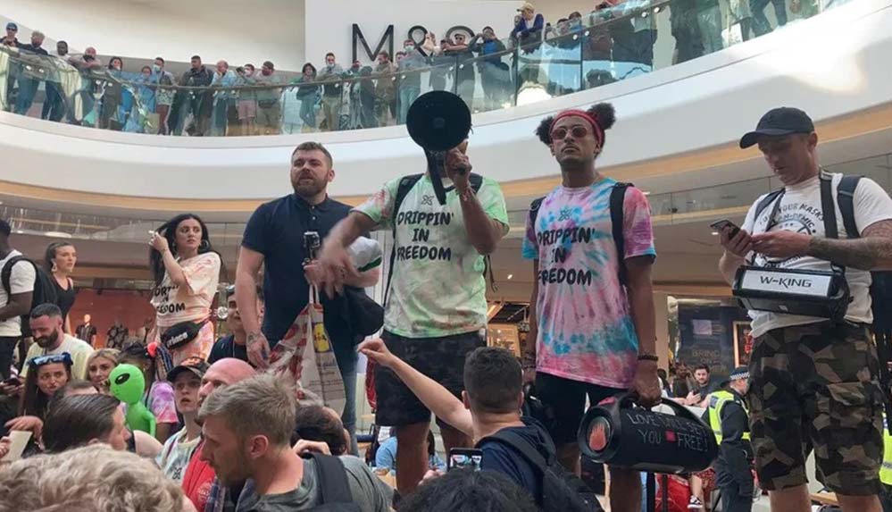 londrada-asi-karsitlari-avm-basti