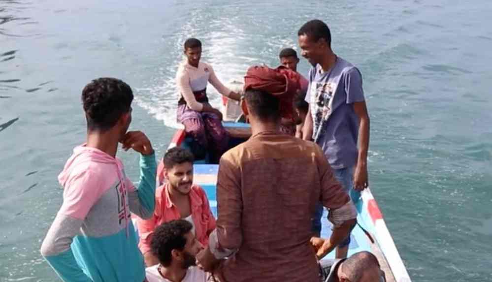 Balinanın karnından çıkanlar Yemenli bir grup balıkçının hayatını değiştirdi