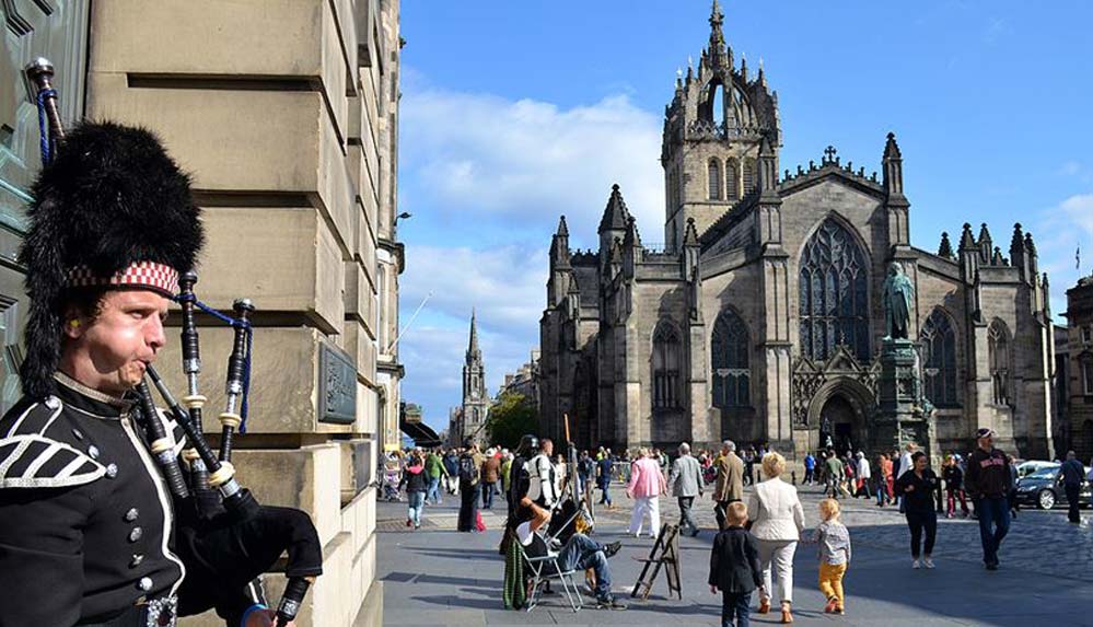 İskoçya'da-Covid-19-vakaları-Euro-2020-ile-bağlantılı-arttı