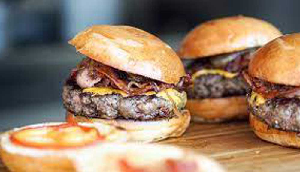 Polise-bedava-burger-vermeyen-restoranın-19-çalışanı-gözaltına-alındı