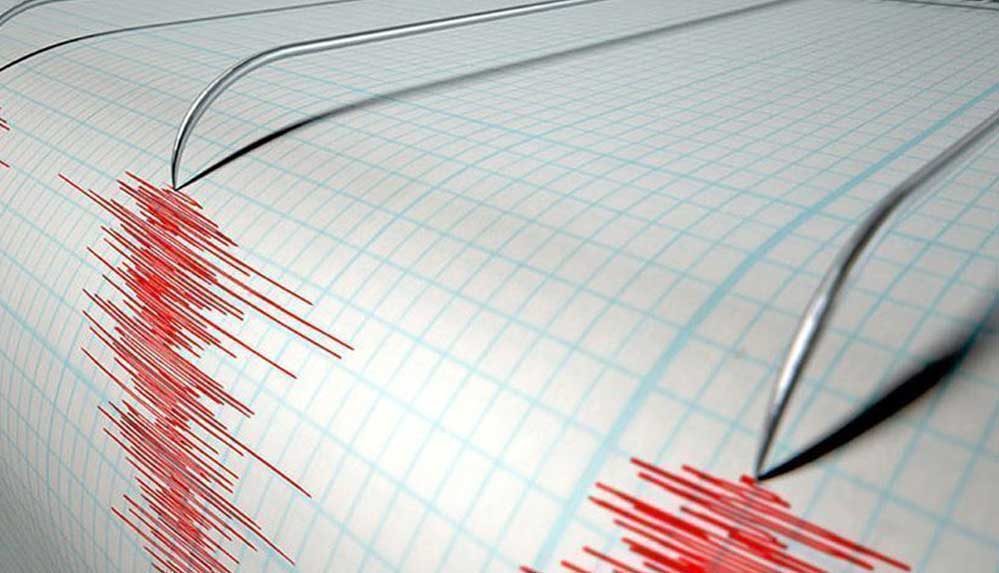 Türkiye-Kuşadası-Körfezi'nde-korkutan-deprem!