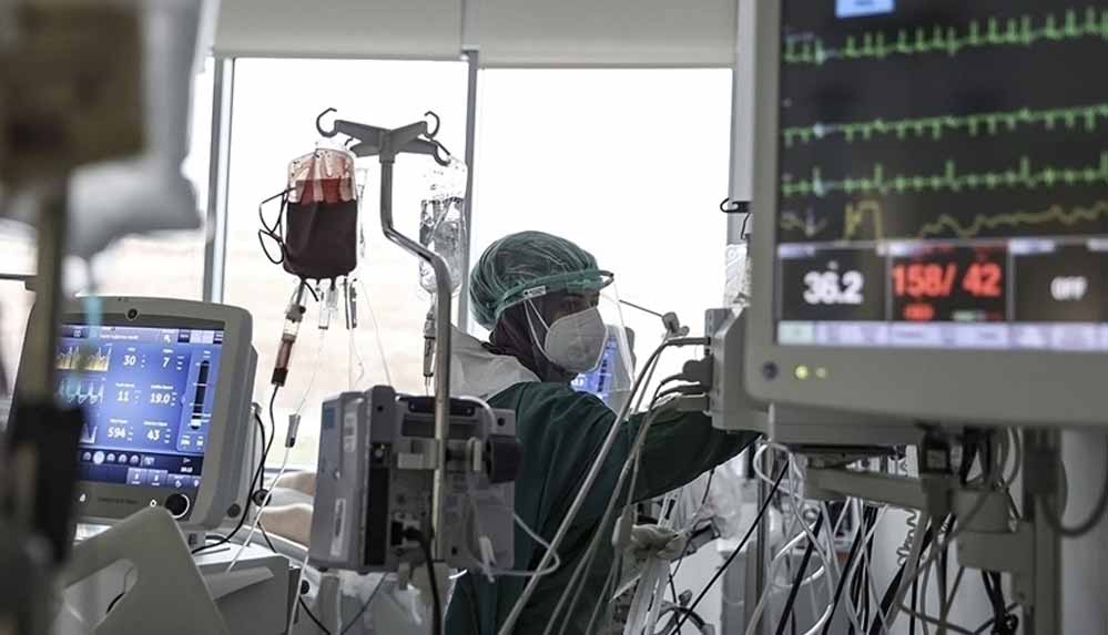 Türkiye'de-5-bin-480-kişinin-Covid-19-testi-pozitif-çıktı