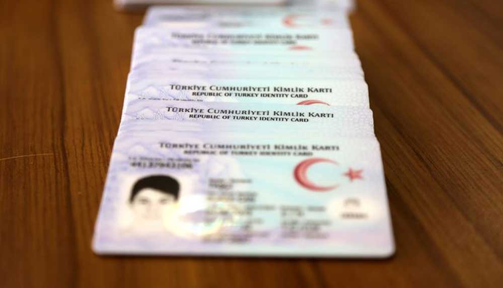 Türkiye'de-kimlik,-ehliyet,-pasaport-alacaklar-dikkat