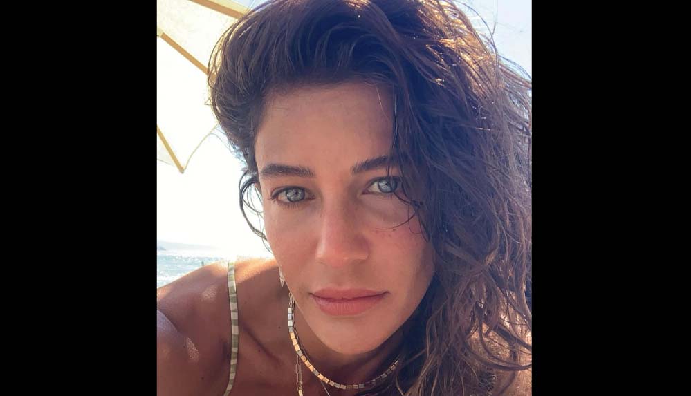 Uraz-Kaygılaroğlu-ile-yollarını-ayıran-Berrak-Tüzünataç'ın-paylaşımı-korkuttu