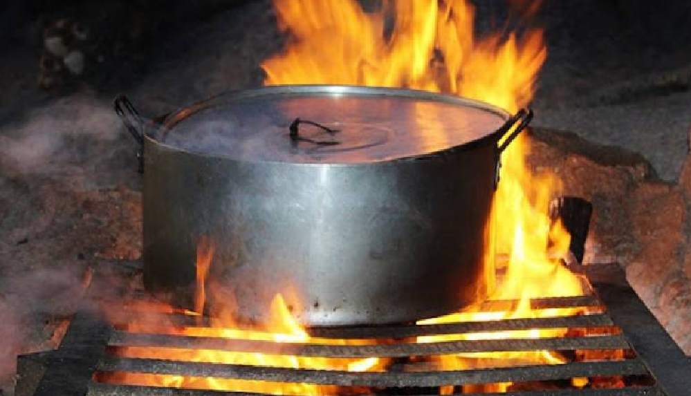 corba-hazirlarken-kazanin-icine-dusen-sef-hayatini-kaybetti