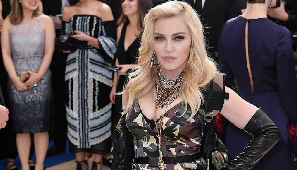 madonnadan-istanbul-onur-yuruyusu-yorumu-neden-bu-kadar-polis-var