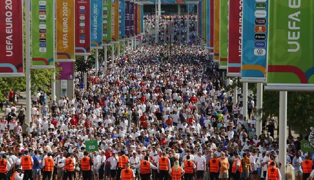 Avrupa Futbol Şampiyonası 2 bin 500 yeni vakaya neden oldu