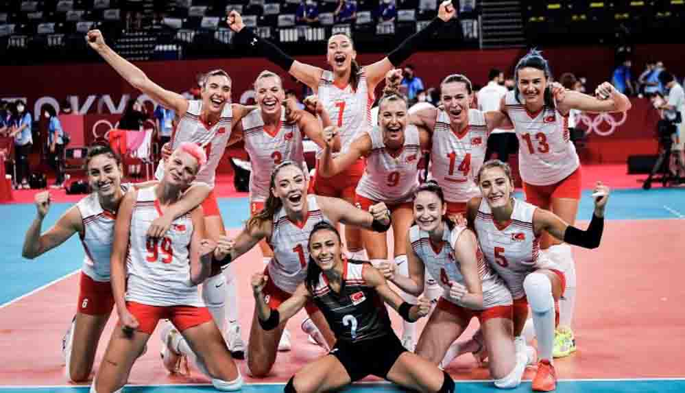 Gerici-saldirilarin-hedefinde-olan-Turkiye-Kadin-Voleybol-Takimina-Fenerbahceden-buyuk-destek