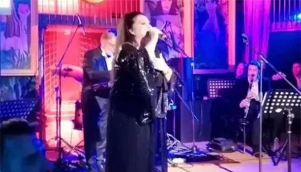 Gırtlak kanseri olan ünlü şarkıcı sesini kaybetti