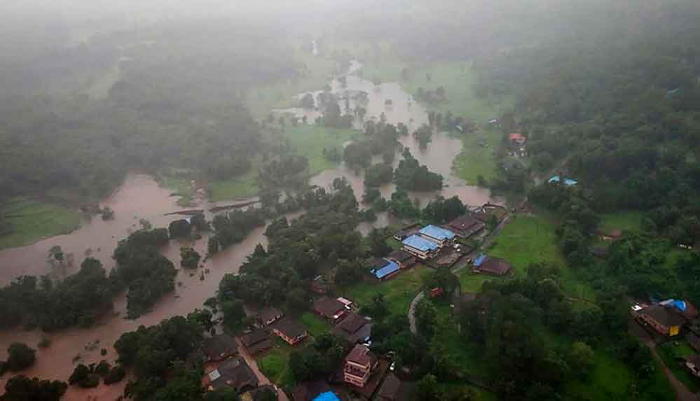 Hindistan'daki-sel-ve-heyelanlarda-hayatını-kaybedenlerin-sayısı-136'ya-yükseldi