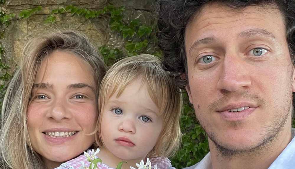 Müge-Boz-ile-Caner-Erdeniz-bu-yaz-tatil-için-kamp-yapmayı-seçti