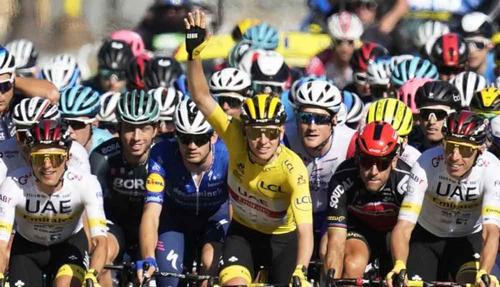 Tadej-Pogacar,-üst-üste-ikinci-kez-şampiyon-oldu