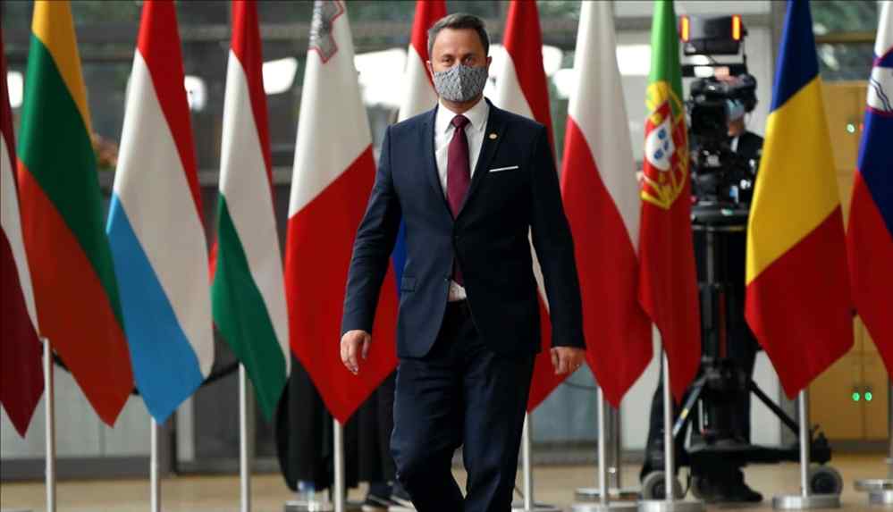 Ülke şokta! Koronavirüse yakalanan 'Başbakan' hastaneye kaldırıldı