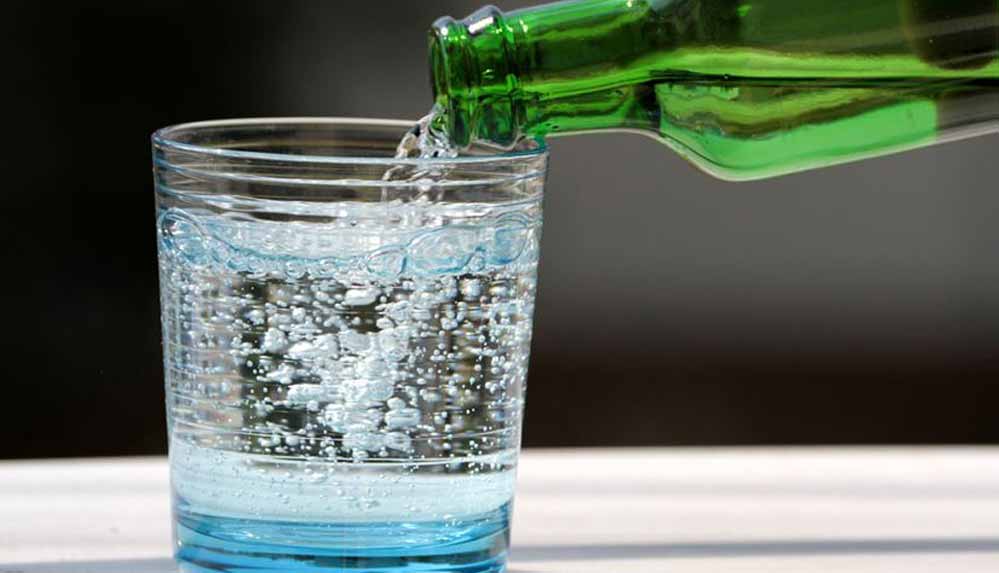 Yaz-aylarında-maden-suyu-içmenin-faydaları-nelerdir