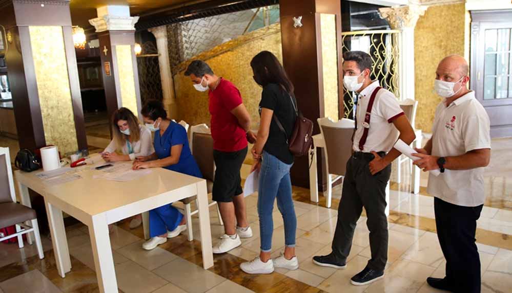 kusadasi-ve-didimdeki-otellere-asi-istasyonlari-kuruldu