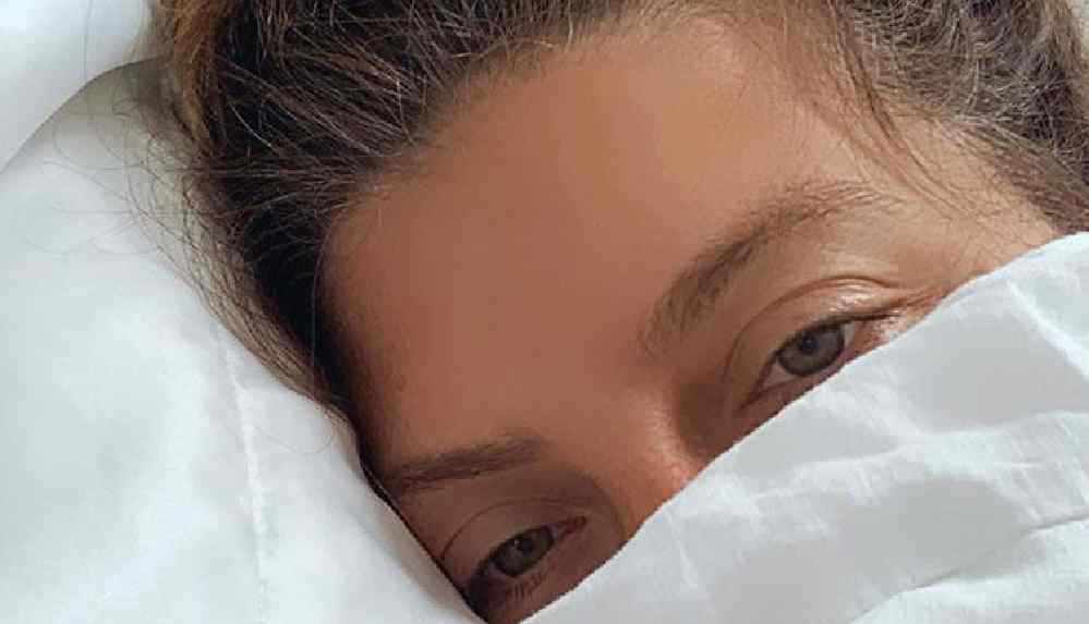 İki doz aşı olan ünlü sunucu Delta varyantına yakalandı, yaşadıklarını anlattı