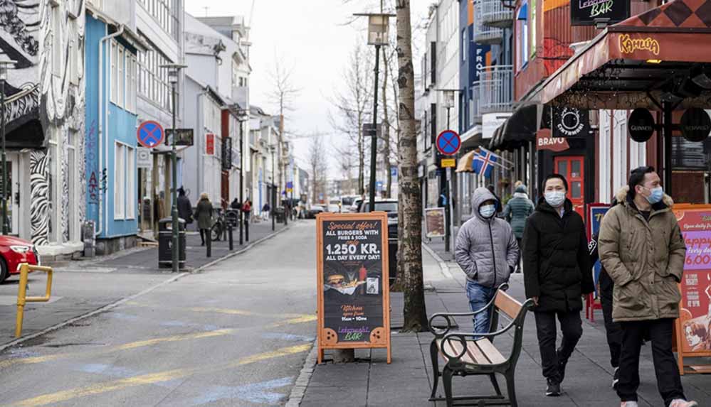 Nüfusunun-yüzde-71'i-çift-doz-aşılanan-ülkede-ölümler-durdu