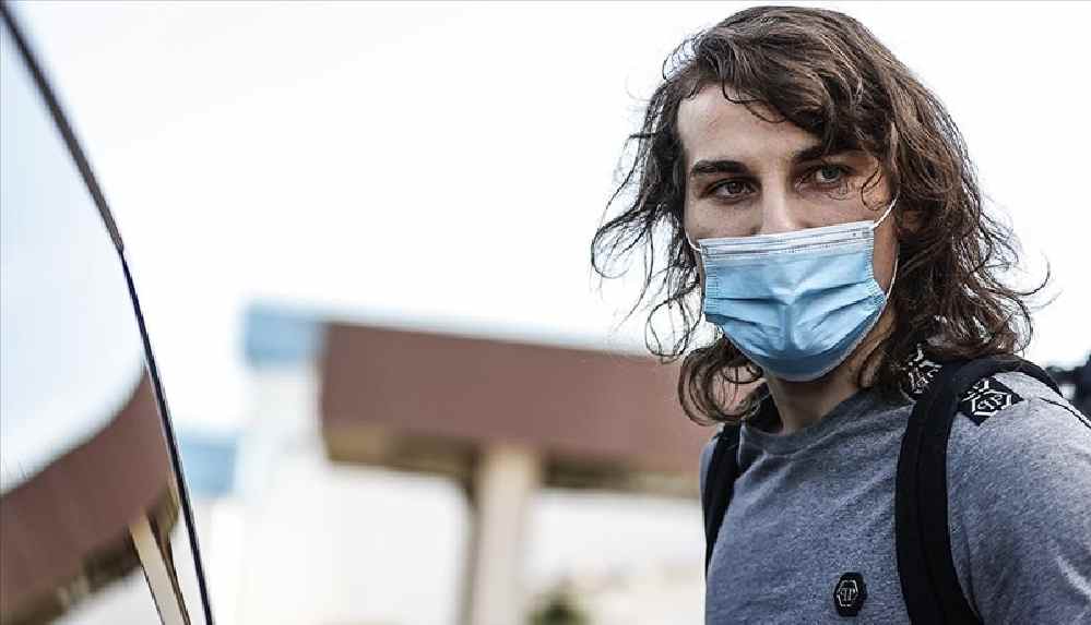 Premier Lig'den milli futbolcuları ilgilendiren 'kırmızı liste' kararı_ _Ülkelerine göndermeyecekler_