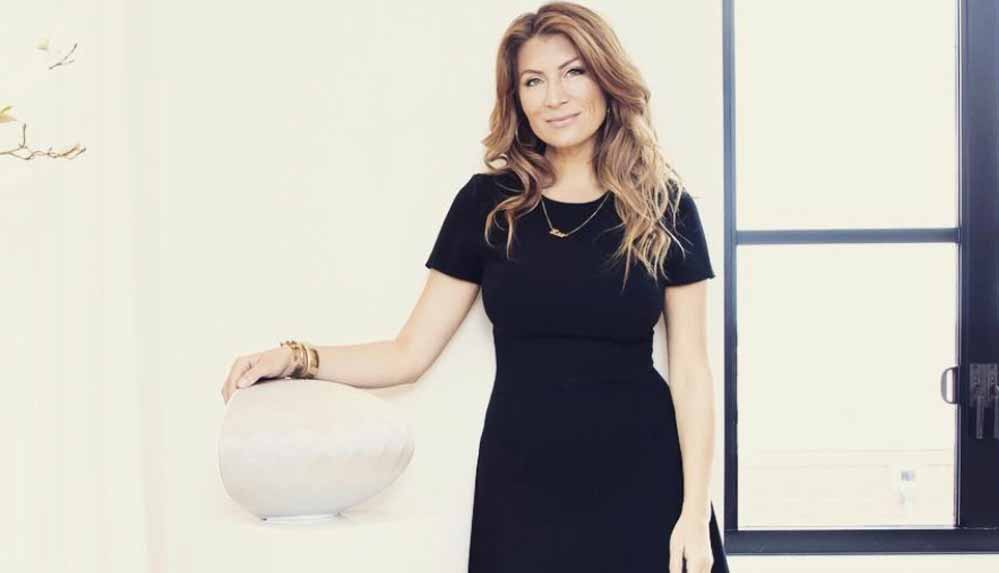 Ünlü-sunucu-Genevieve-Gorder-Delta'ya-yakalandı