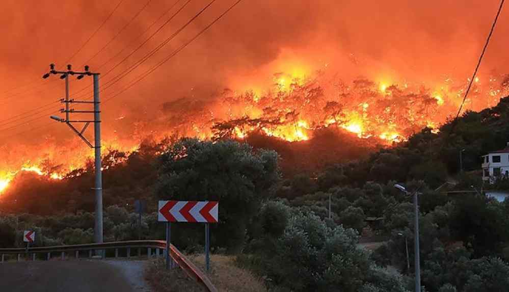 Yangın bölgesinde akreditasyon! Listede olmayan gazeteciler yaklaştırılmadı