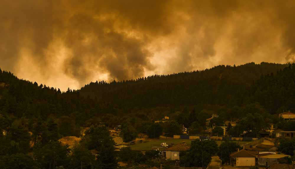 Yunanistan'da-devam-eden-orman-yangınları-hükümete-karşı-sert-eleştirilere-neden-oldu