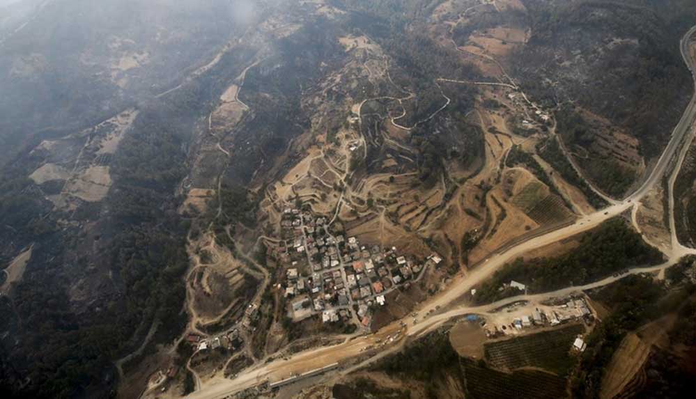 antalyadaki-orman-yanginina-ukrayna-ucaginin-mudahalesi-goruntulendi