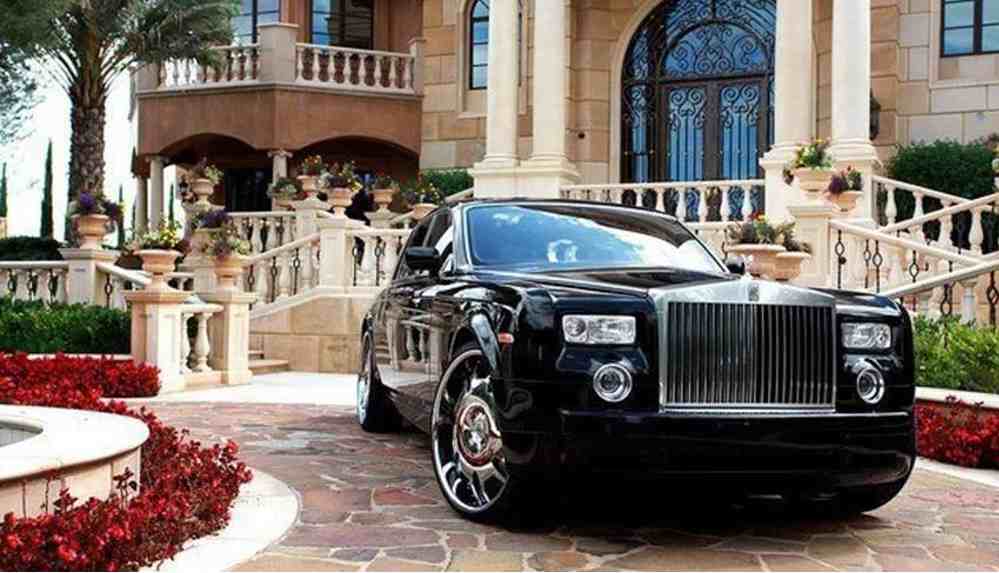 Dünyanın en zengin ailesi hangisi_