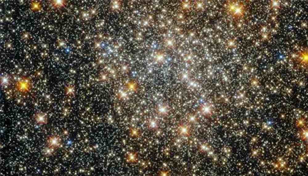 Hubble Uzay Teleskobu, Samanyolu'nun kalbindeki küresel yıldız kümesini görüntüledi