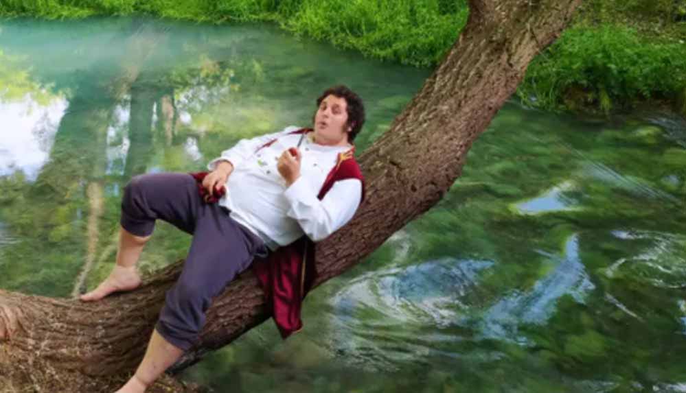 Kitap-ve-filmler-yetmedi--Hayatını-tamamen-hobbit-gibi-yaşamaya-başladı