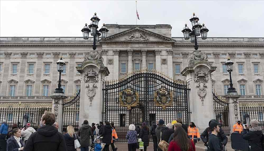 Ünlü yazar Mantel_ İngiliz monarşisi iki nesil sonrasını göremeyebilir