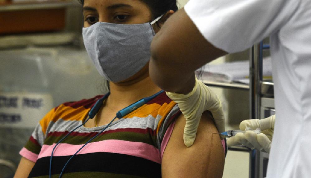 kadinlara-ozel-covishield-covid-19-asisi