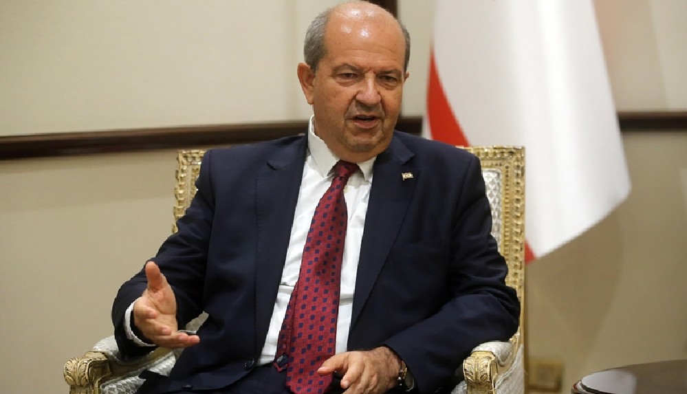 kktc-cumhurbaskani-tatar-suriye-kaynakli-petrol-sizintisi-ruzgarin-da-ters-yone-esmesiyle-bizim-sahillerimize-gelmedi