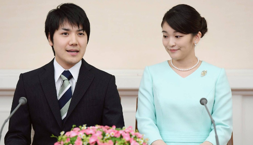 universitede-tanistigi-sevgilisiyle-evlenmek-icin-kraliyet-unvanindan-vazgecmisti-japon-prenses-mako-1-3-milyon-dolarlik-odenegi-de-reddetti