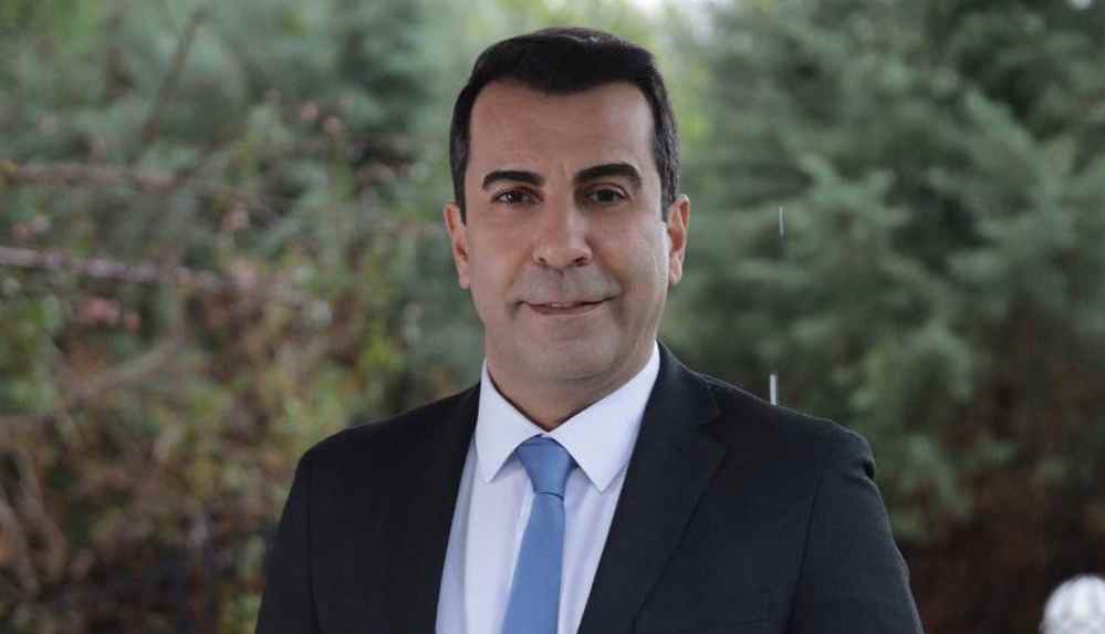 Emre Karayel'in uçağına yıldırım isabet etti! Oyuncu ölümden döndü...