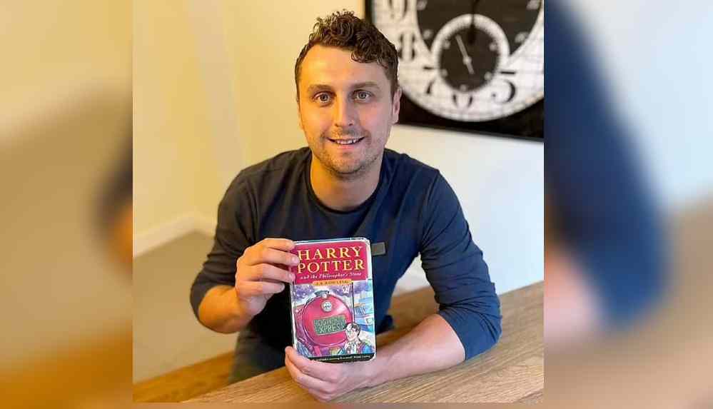 Harry Potter, ‘Harry Potter’ı 27 bin sterline sattı!