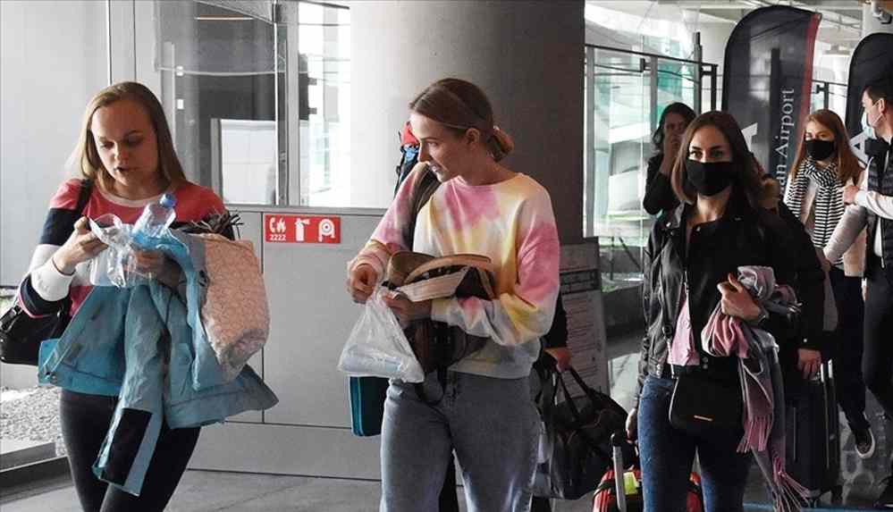 Ulaştırma bakanı müjdeyi verdi. İngiltere Türkiye'de yapılan aşıları kabul edecek!