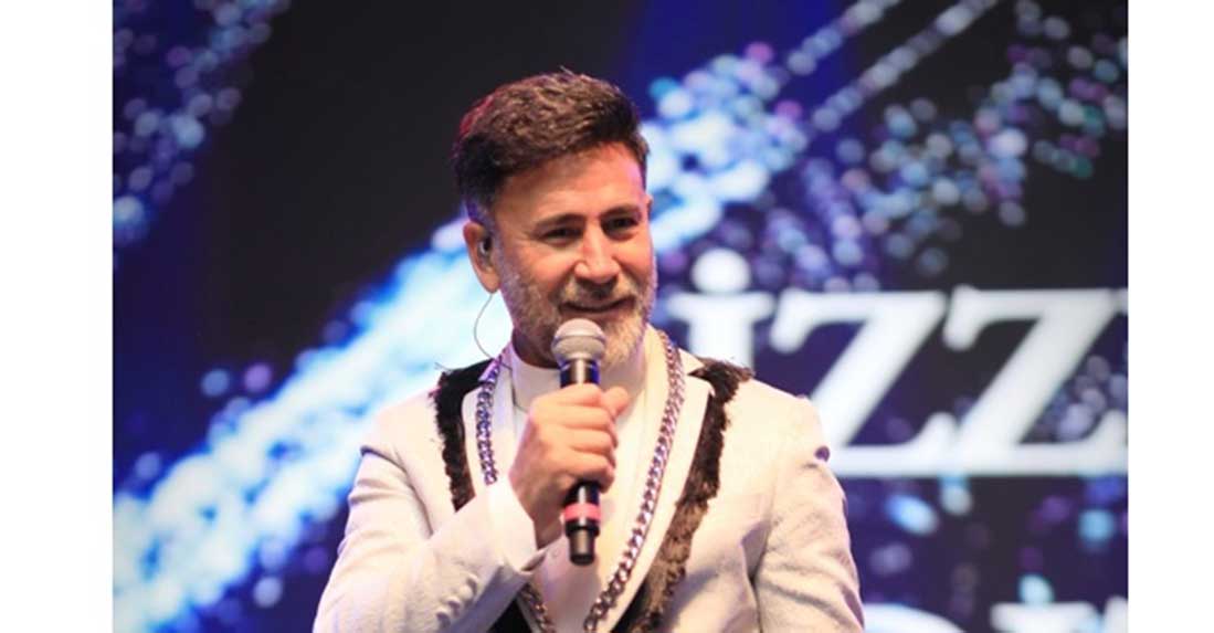 isterse-sahneye-ciplak-ciksinlar_4167f