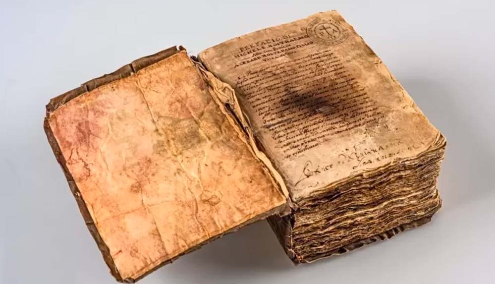 İtalyada-çalinan-Nostradamus-kehanetleri-el-yazmasi-yillar-sonra-Almanyada-bulundu