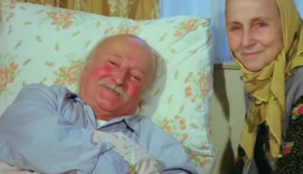 Yesilcamin-nur-yuzlu-dedesi-Nubar-Terziyan-unlu-sarkicinin-dayisi-cikti-2