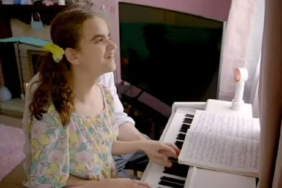 Görme engelli otistik genç kız Birleşik Krallık'ın en iyi piyanisti seçildi...
