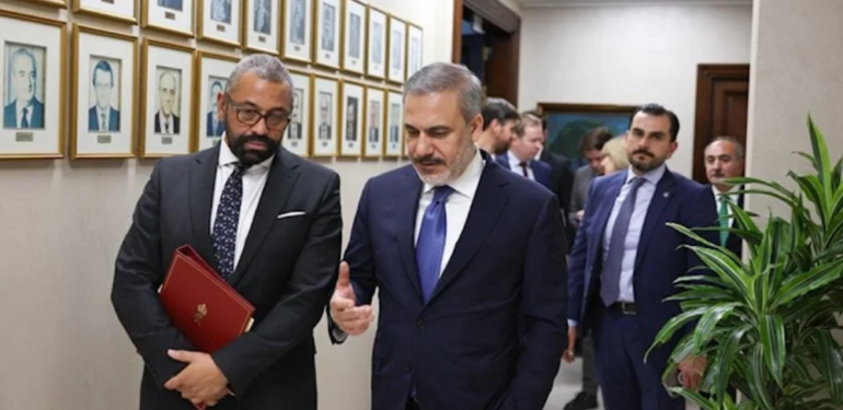 Dışişleri Bakanı Fidan, İngiltere Dışişleri Bakanı Cleverly ile görüştü